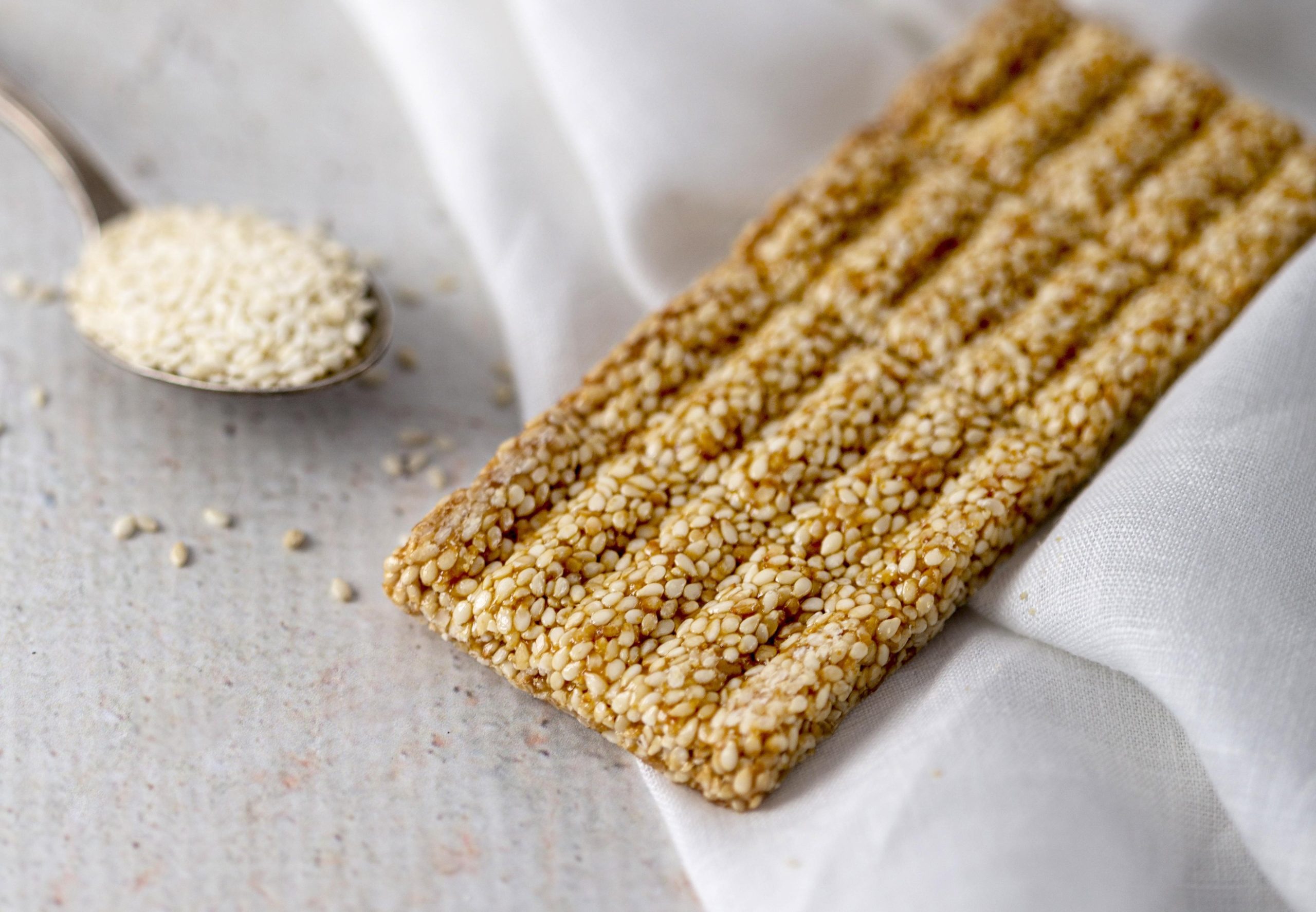 high-angle-delicious-sesame-bar ter